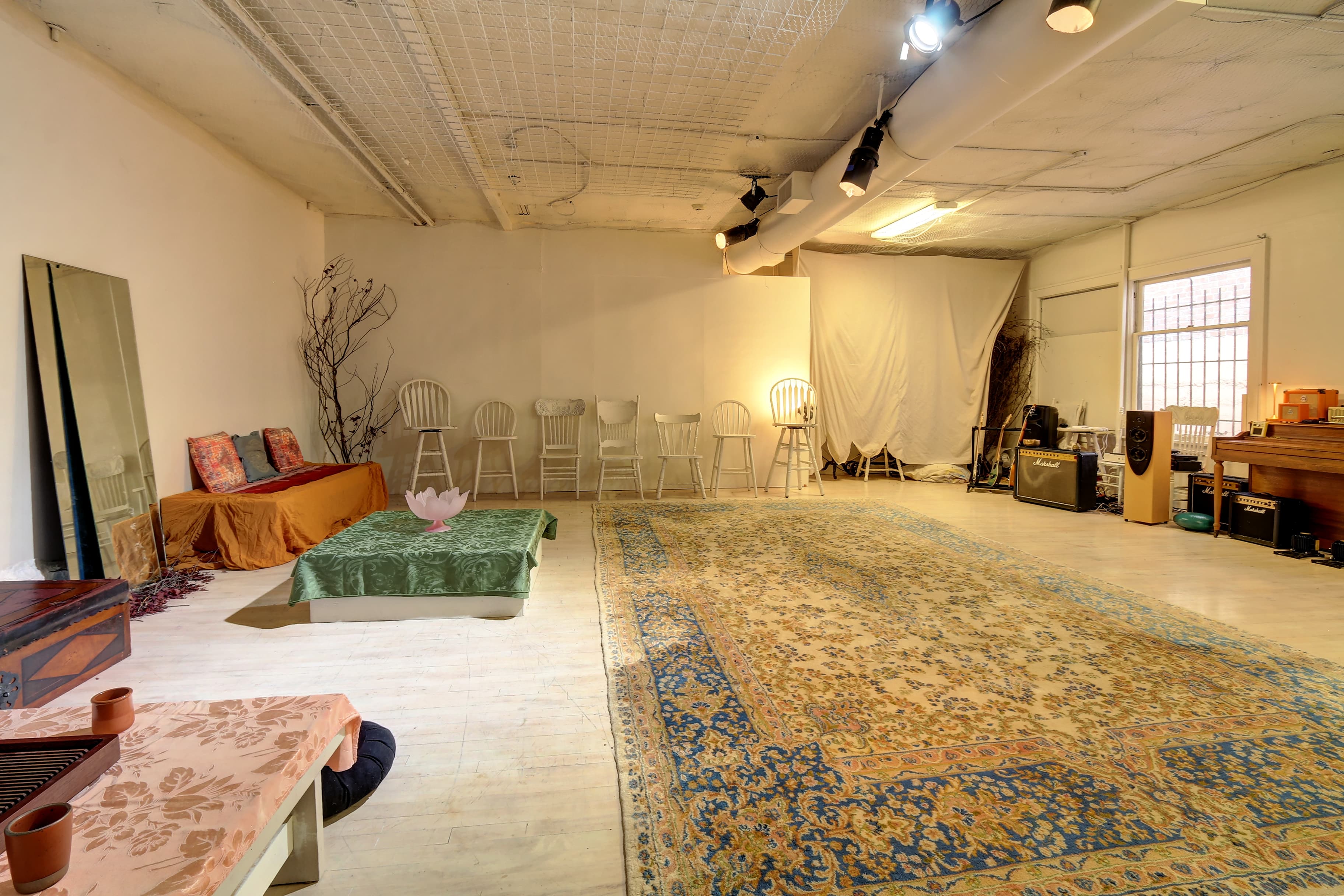 Staged room during a temporary Listamixma activation, photo 7