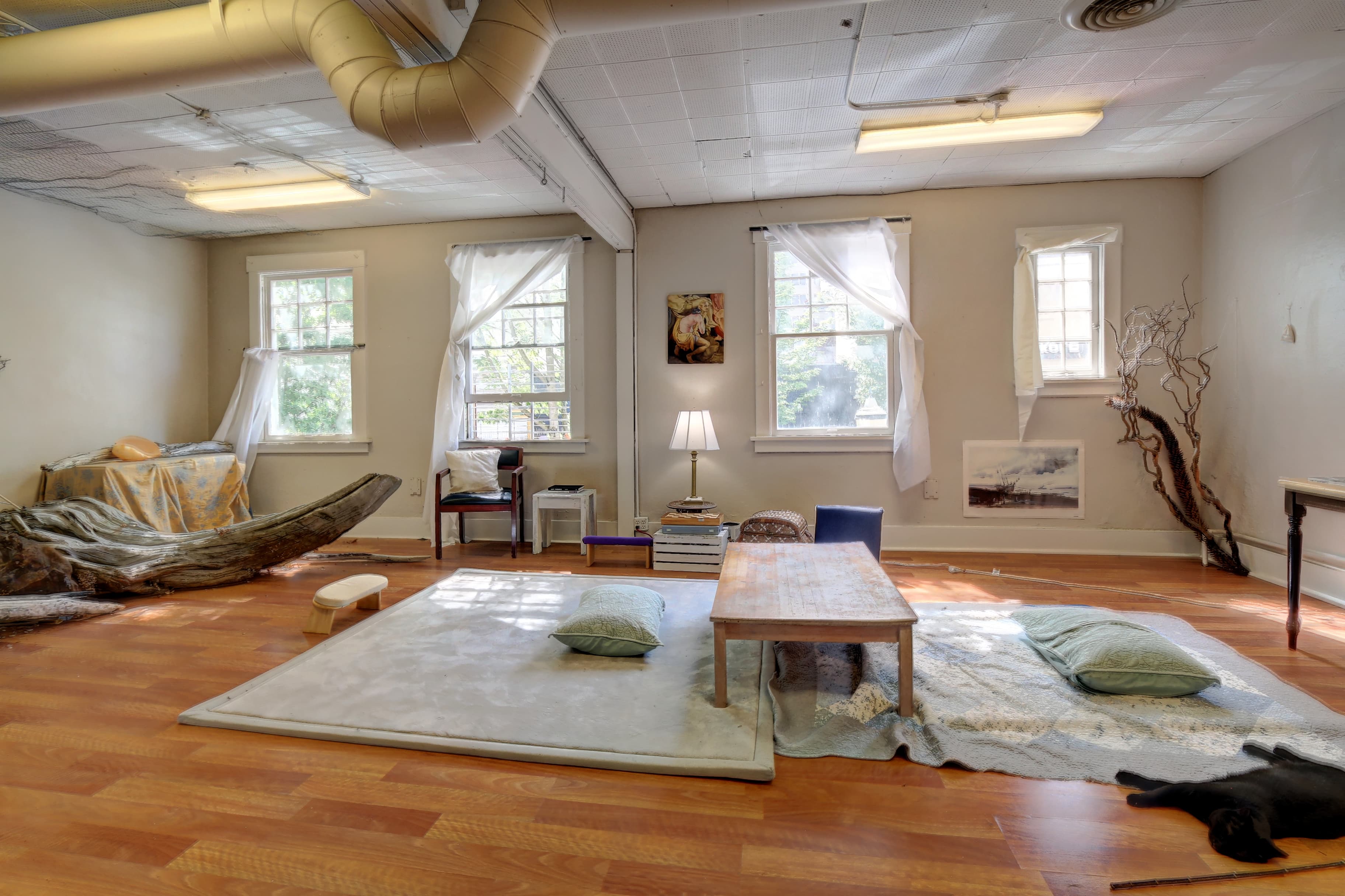 Staged room during a temporary Listamixma activation, photo 9